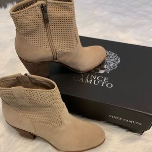 NWOT Suede Vince Camino Booties